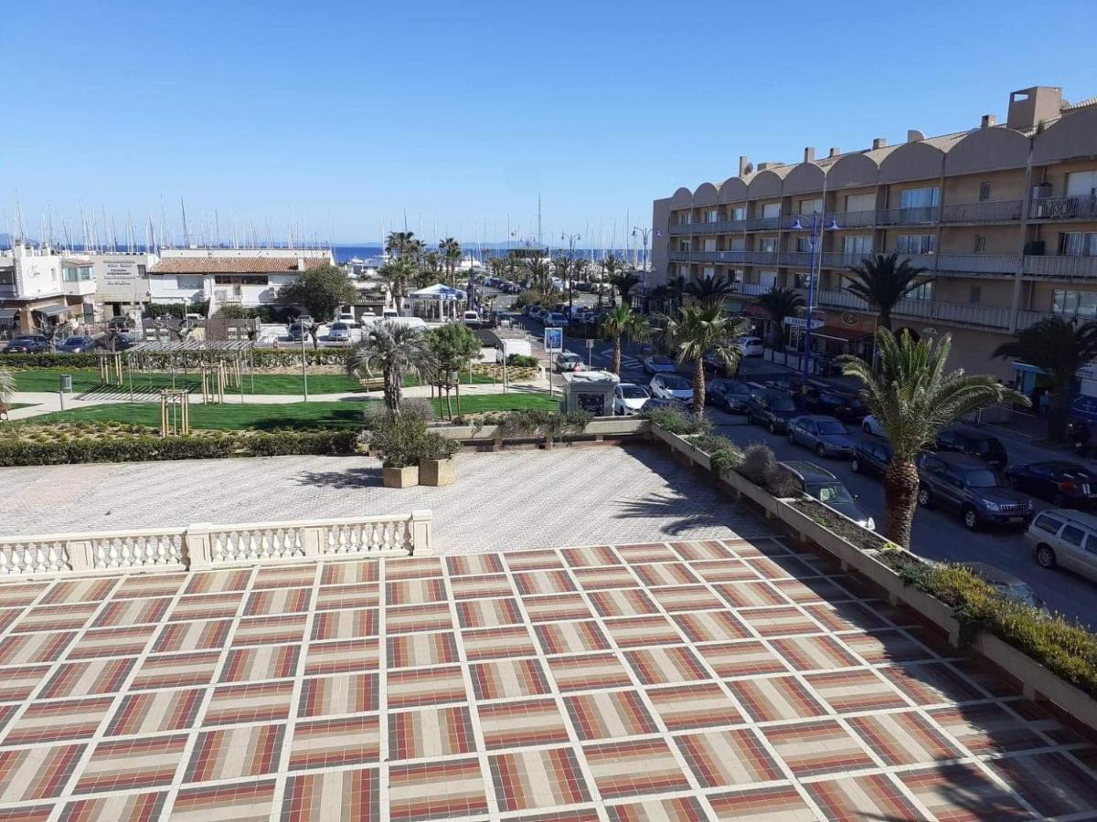 Studio 4 Personnes Avec Vue Sur Le Port Apartment อิแยร์ ภายนอก รูปภาพ