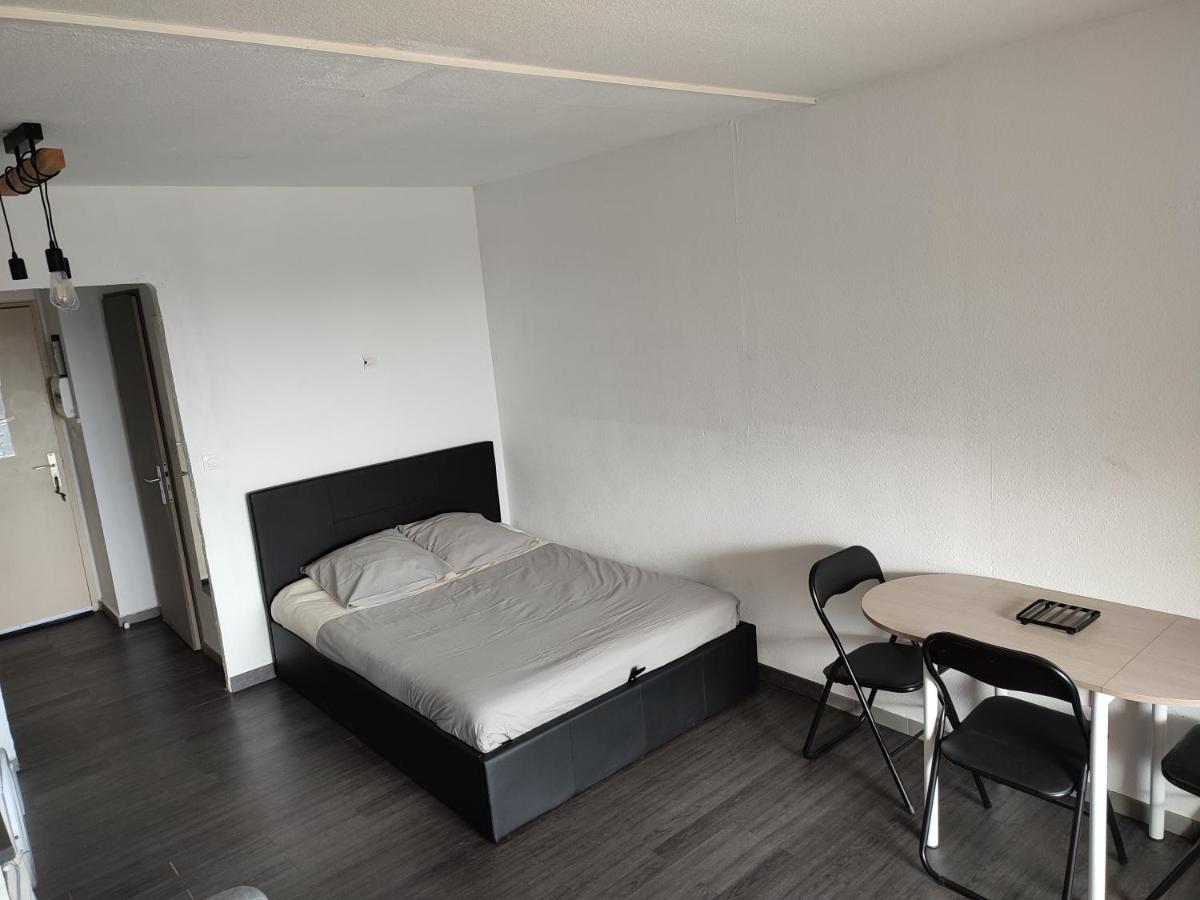 Studio 4 Personnes Avec Vue Sur Le Port Apartment อิแยร์ ภายนอก รูปภาพ