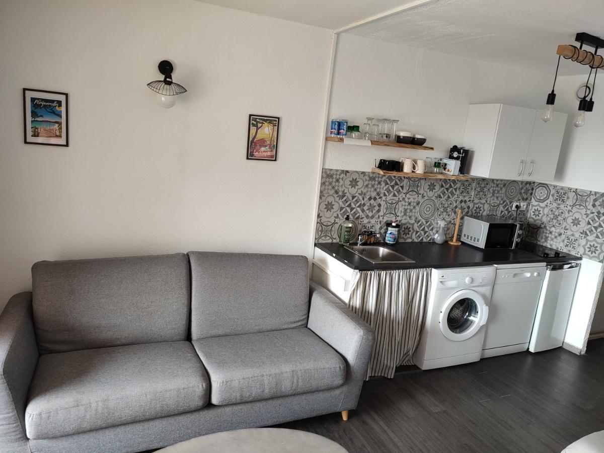 Studio 4 Personnes Avec Vue Sur Le Port Apartment อิแยร์ ภายนอก รูปภาพ